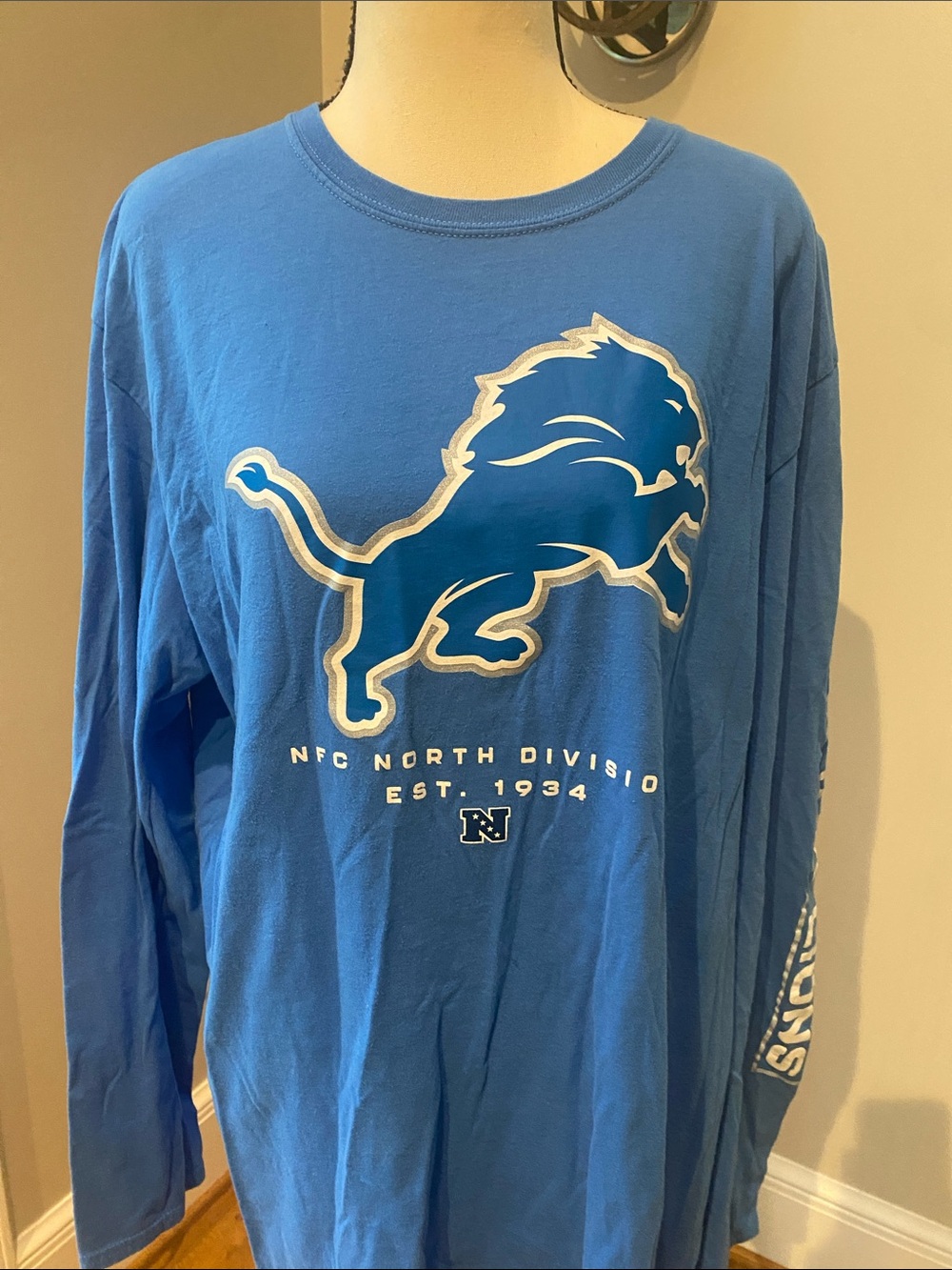 Detroit Lions NFC North Division long sleeve tee shirt NWOT XL